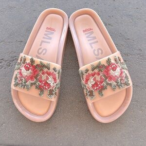 Melissa Slides